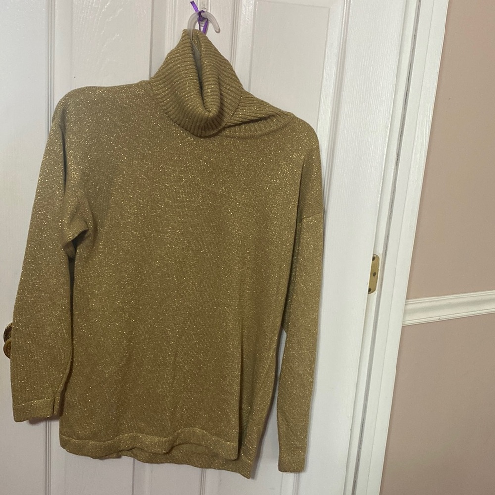 Karen Scott cow/turtleneck style sweater with metallic gold design; size: M